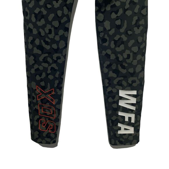 White Fox x Sarahs Day SDX WFA Leopard Camo Print Leggings Size XS - Picture 3 of 5